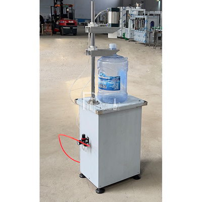 Bouteille en plastique automatique 3 gallons 5 gallons équipement de capsulage de machine d'eau en bouteille de 20 litres pour la machine de remplissage de gallon fournisseur