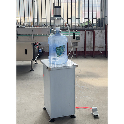 Bouteille en plastique automatique 3 gallons 5 gallons équipement de capsulage de machine d'eau en bouteille de 20 litres pour la machine de remplissage de gallon fournisseur