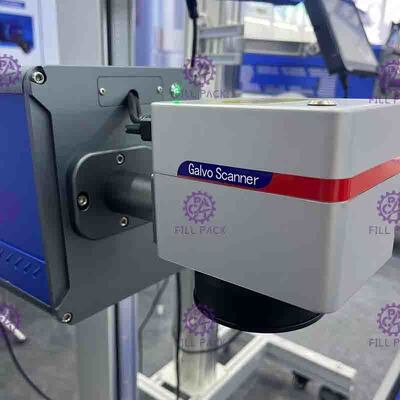 Ligne d'impression de date laser refroidie à l'air de 1 kW / usine / unité pour les bouteilles de boissons fournisseur
