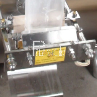 Machine de remplissage de l'eau de sachet de l'hygiène 100ML fournisseur