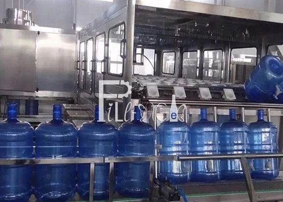 Eau potable 3 dans 1 machine d'embouteillage de l'eau 1000BPH minérale fournisseur