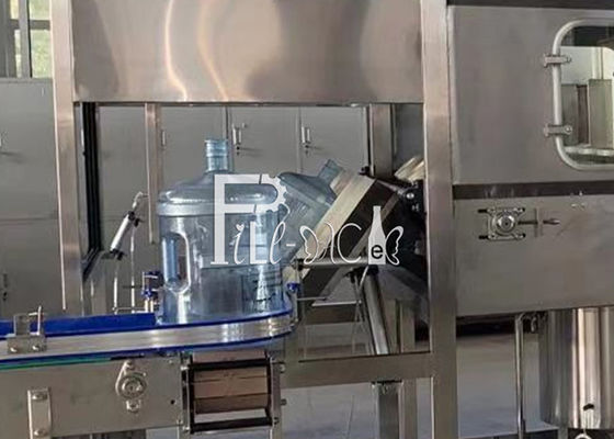 4600*2000*1800mm L type machine de remplissage de bouteilles de 5 gallons fournisseur