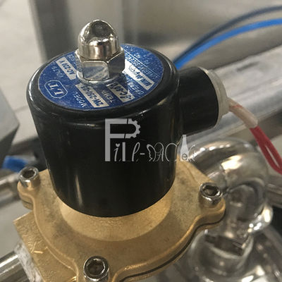 ligne remplissante 120 BPH de gallon stérile de 3400*780*1950mm fournisseur