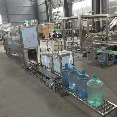 L'eau alcaline chaude rinçant la ligne remplissante de gallon de 120 BPH fournisseur
