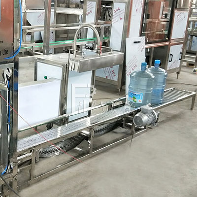 3.4*0.78*1.95m 3 dans 1 ligne remplissante de gallon de 120 BPH fournisseur