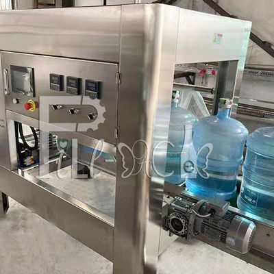 2.5kw 5 machine à emballer automatique de bouteille d'eau du gallon 2200bph fournisseur