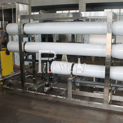 Valve automatique de l'opération Sus304 buvant la machine de traitement de l'eau du RO 4000lph fournisseur
