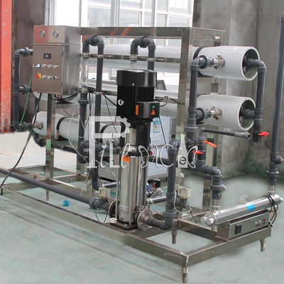 Valve automatique de l'opération Sus304 buvant la machine de traitement de l'eau du RO 4000lph fournisseur