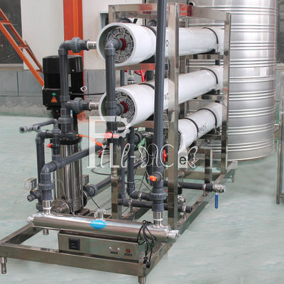 Valve automatique de l'opération Sus304 buvant la machine de traitement de l'eau du RO 4000lph fournisseur