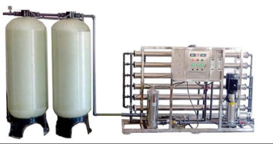 Réservoir potable de filtre de la machine FRP de traitement de l'eau d'osmose d'inversion 3000lph fournisseur