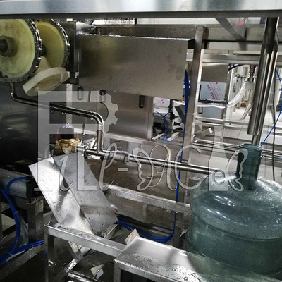 120BPH 5 chaîne de production de remplissage d'eau en bouteille de machine de remplissage de l'eau minérale de l'eau de boissons du gallon 18.9L fournisseur