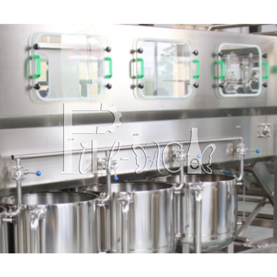 Ligne de mise en bouteilles de remplissage du gallon 600BPH de baril automatique de l'eau minérale fournisseur