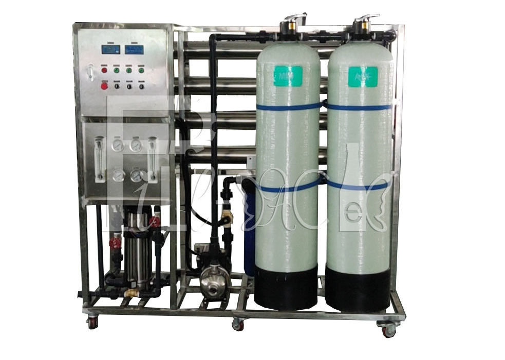 Installation de traitement de l'eau de RO de l'eau potable 2000LPH avec la membrane 4040 pour l'usine de l'eau fournisseur
