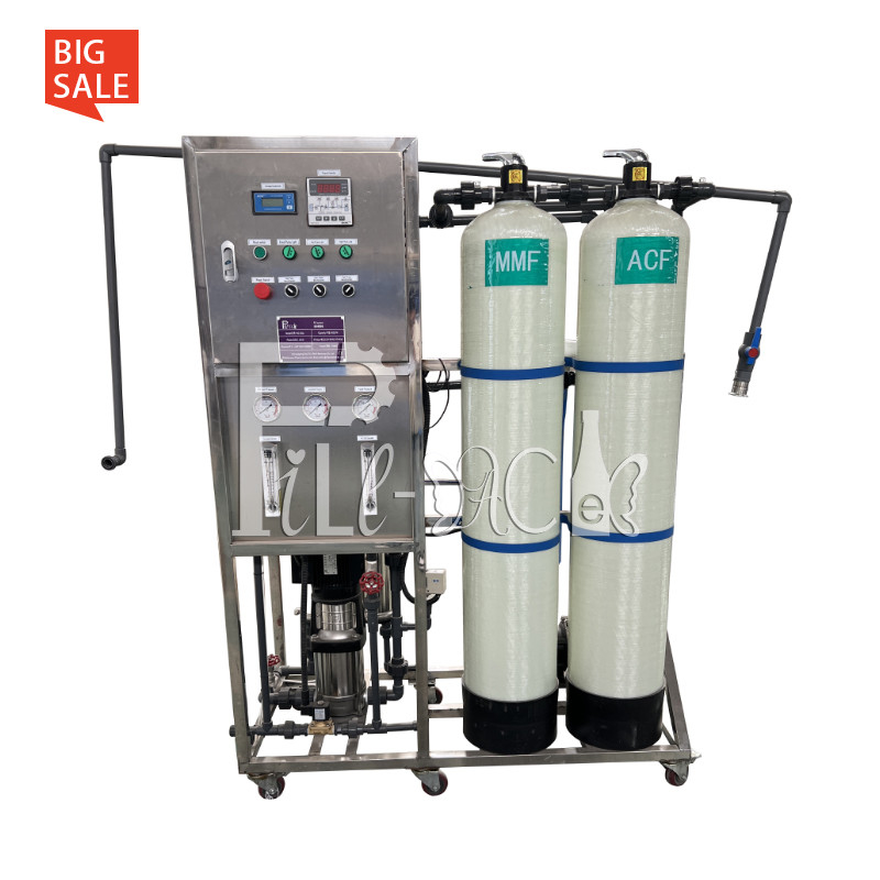 Système potable pur de machine d'équipement de purification d'osmose d'inversion de traitement de l'eau 500-2000LPH minérale fournisseur