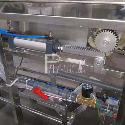 Sus 316 machine de remplissage de cruche du gallon 3 200BPH avec la porte-bouteilles